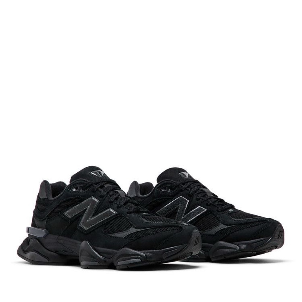 Brand New Balance Black Sneakers with Cushioned Sole and Supportive Design